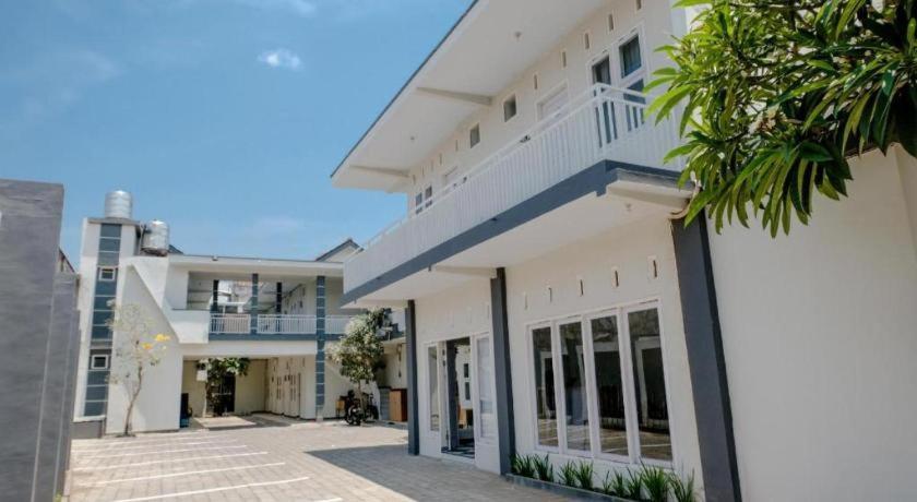 Capital O 1475 Oemah Jawa Family Residence Jembel Εξωτερικό φωτογραφία