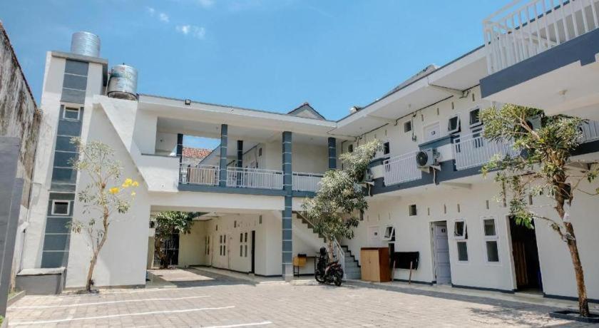 Capital O 1475 Oemah Jawa Family Residence Jembel Εξωτερικό φωτογραφία
