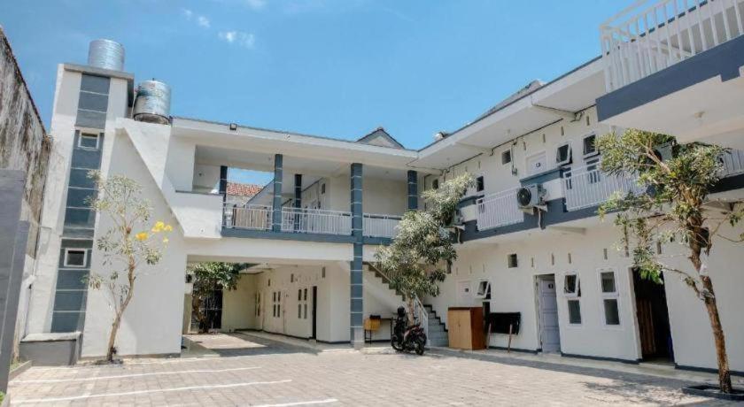 Capital O 1475 Oemah Jawa Family Residence Jembel Εξωτερικό φωτογραφία